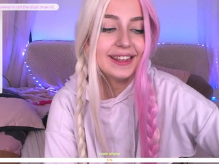 bat_bad whore babe dances beautiful striptease