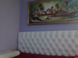 anik201 lustful slut fucks her pussy with a phallus