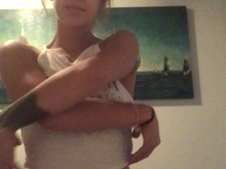 evelin stone onlyfans shower time