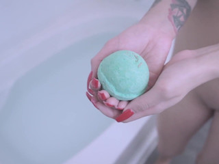 brennasparksxxx onlyfans megacute video monday brenna bath bomb