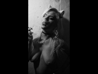 angel-fetish-black-and-white-smoking-2020-01-22_vIwglM