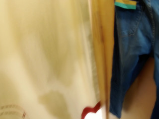 alice-fairy swallowed-in-the-locker-room-2020-01-26_LbLdVn