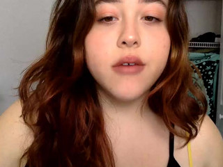 Thighschooler in a Live Adult Video Chat Room Now