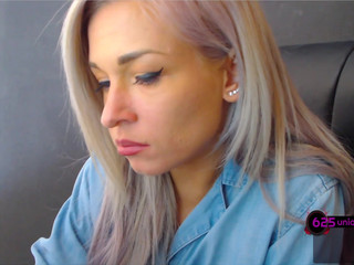 debralee elite woman pulls a cap