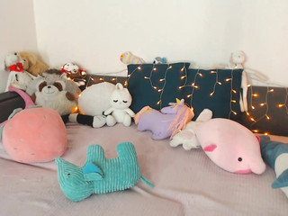 cheryl_blossom_ busty chick jerks off her phallus