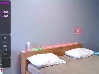 Secret-Girl  painted chick sucks dildo