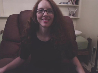 theSexualDragon manyvids beauty pulls the clitoris with a vibrator