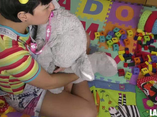 Miss Nera Skye manyvids busty cutie showed the cap