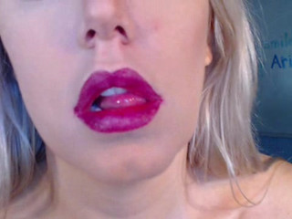 kymberly manyvids blonde plays with sex toy