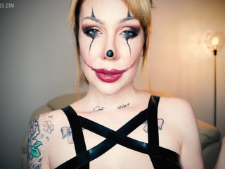 Goddess Isabel manyvids shy harlot fingering pussy in the shower