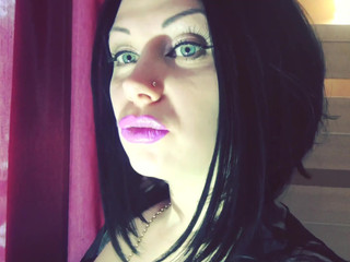 Mistress Misha Goldy manyvids dancing naked and pulling pussy