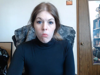 HarleyHeartstop manyvids i forgot to close the fries and turn on  private e