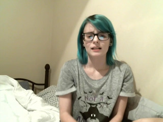 littlebunnyslut busty bitch fucks her shaved pussy