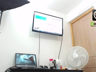 keily_lovers bitch trans fucks with her friend