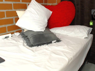 keily_lovers arab courtesan performing a show