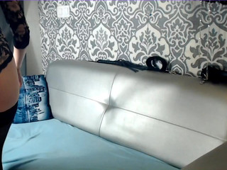 hottalina_ blonde babe bares her tits