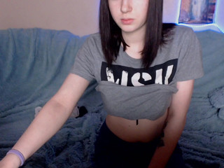 alecsi busty small exposes her charms