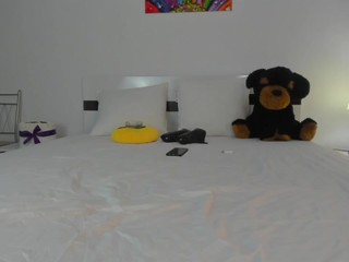 kyliekee cute brown-haired woman performs double fuck