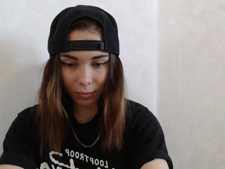 kittie_bear naughty passion pulls pussy