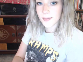 anya96 tasty slut naughty with a vibrator