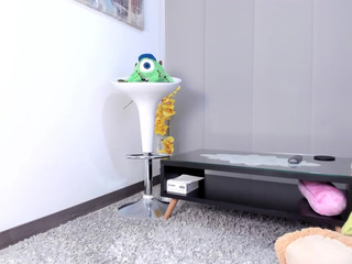 jessica_bitch nude slut masturbates shaved vagina