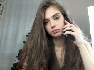 xxxx13xxxx gorgeous young lady shows off her legs