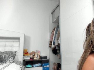 lusyanna attractive chick diligently licks dildo