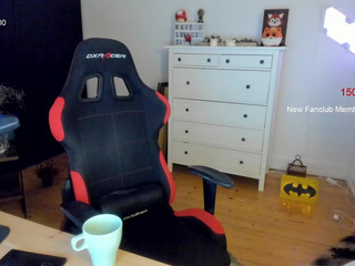 kimilee22 fucks her ass