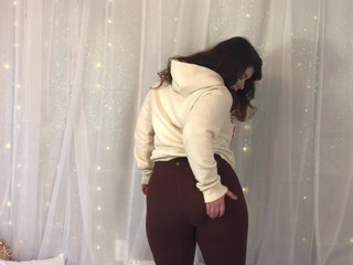 Bea York  busty slut fucks the lips sex