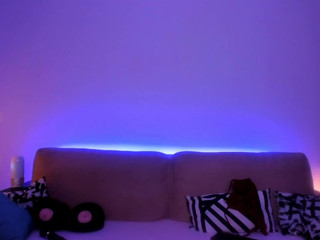 BlackMonro aka _Ask_Alexa_ black haired babe puts big tits