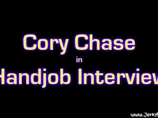 jerkywives  busty brunette chats in free chat