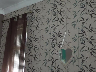 kelly hart & leggy babe