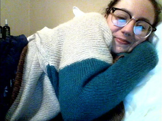 nerdygirl30  thick blonde body masturbates pussy