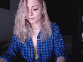 jollenne  charming takes off the dress