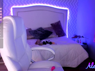 kinkyalexxxa  Juicy babe