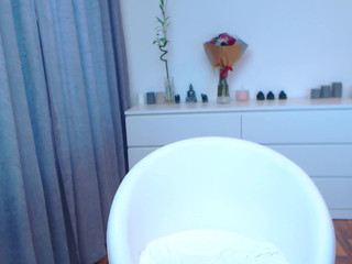 erikasweetie  busty chick talks in french