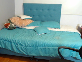 soyannie  young slut dancing striptease