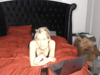 flex4myxtc crazy chick caresses natural tits