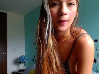 vero_ivanov  fun with a toy