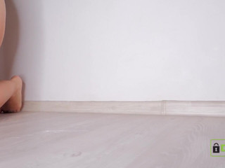 sweetens  skinny bitch jerks pussy with dildo