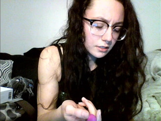 nerdygirl30 cute bitch masturbates with a vibrator