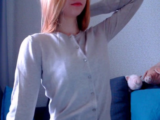 olivia_coy Black-haired woman