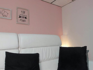 lilicarter_ Black-haired mare