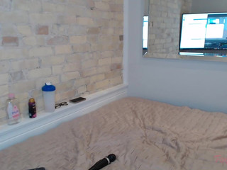 foxxxymegan babe cums off toys