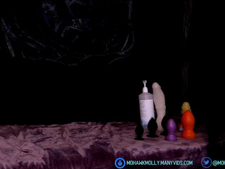 mohawkmolly beautiful chick divinely caresses charms