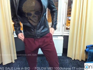 xxxbonnie_and_clyde pretty woman and her breasts