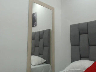 sara__collins fingers in pussy