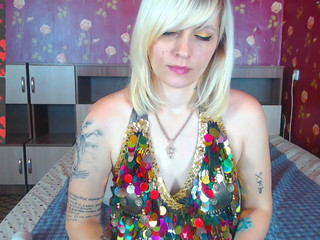 hottie_nastyx hot lady furiously twirling big ass