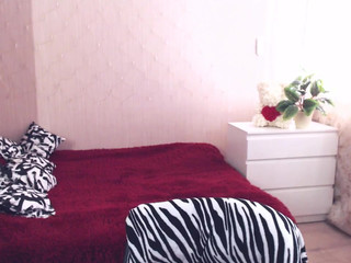 goddes_goldie crazy passion fingering shaved pussy