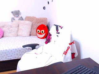 brazillian_ass female in stockings having fun with a phallus